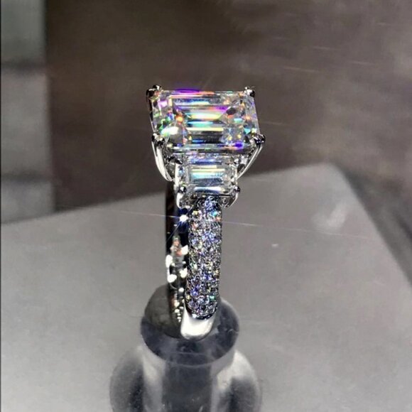 🌸Crystal Clear Radiant Cut Pure CZ Dainty Fashion Silver Ring for Women, L243 - Picture 3 of 5